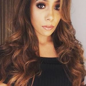 Meet your Posher, Rae